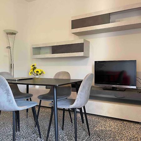 Lotus Home Eleganza E Accoglienza A مانتوفا المظهر الخارجي الصورة